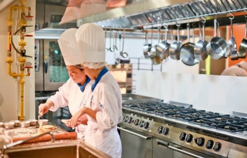 想要到国外学酒店管理？泰国这所名校最值得推荐